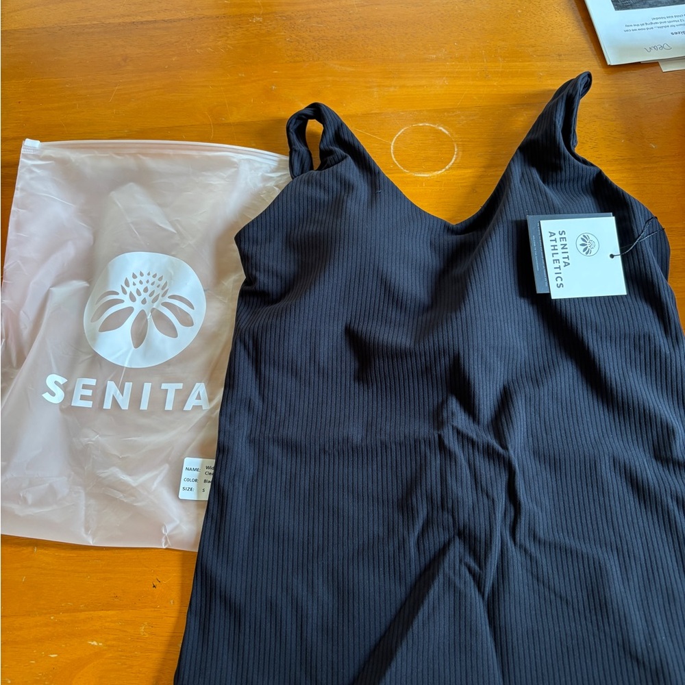 Senita Athletics Black Ribbed Sports Bra/Tank (shakti)
